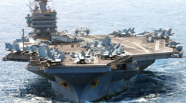 The Guardian’dan Çarpıcı Analiz: Hamaney’i Almak Mı, Askeri Tesisleri Vurmak Mı?